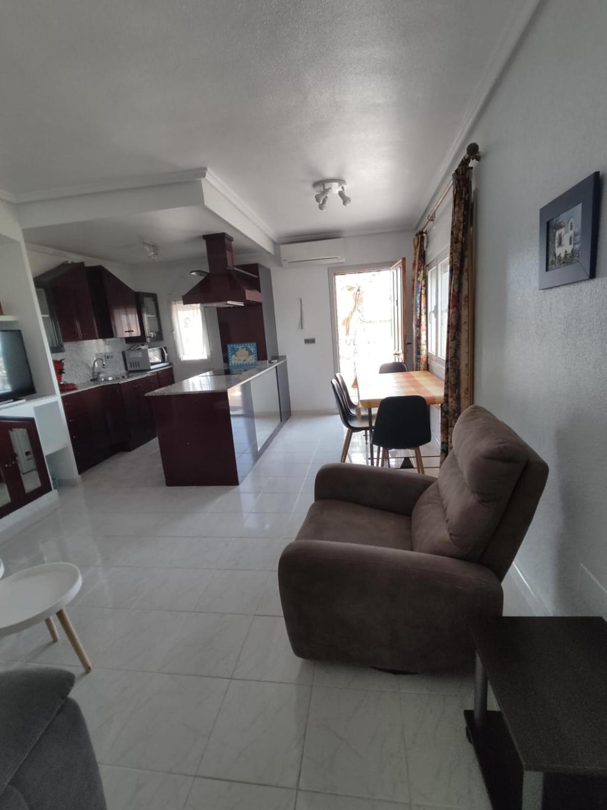 Schoenes Ruhiges Rooftop Apartment Mit Grosser Dachterrasse Torrevieja Ngoại thất bức ảnh