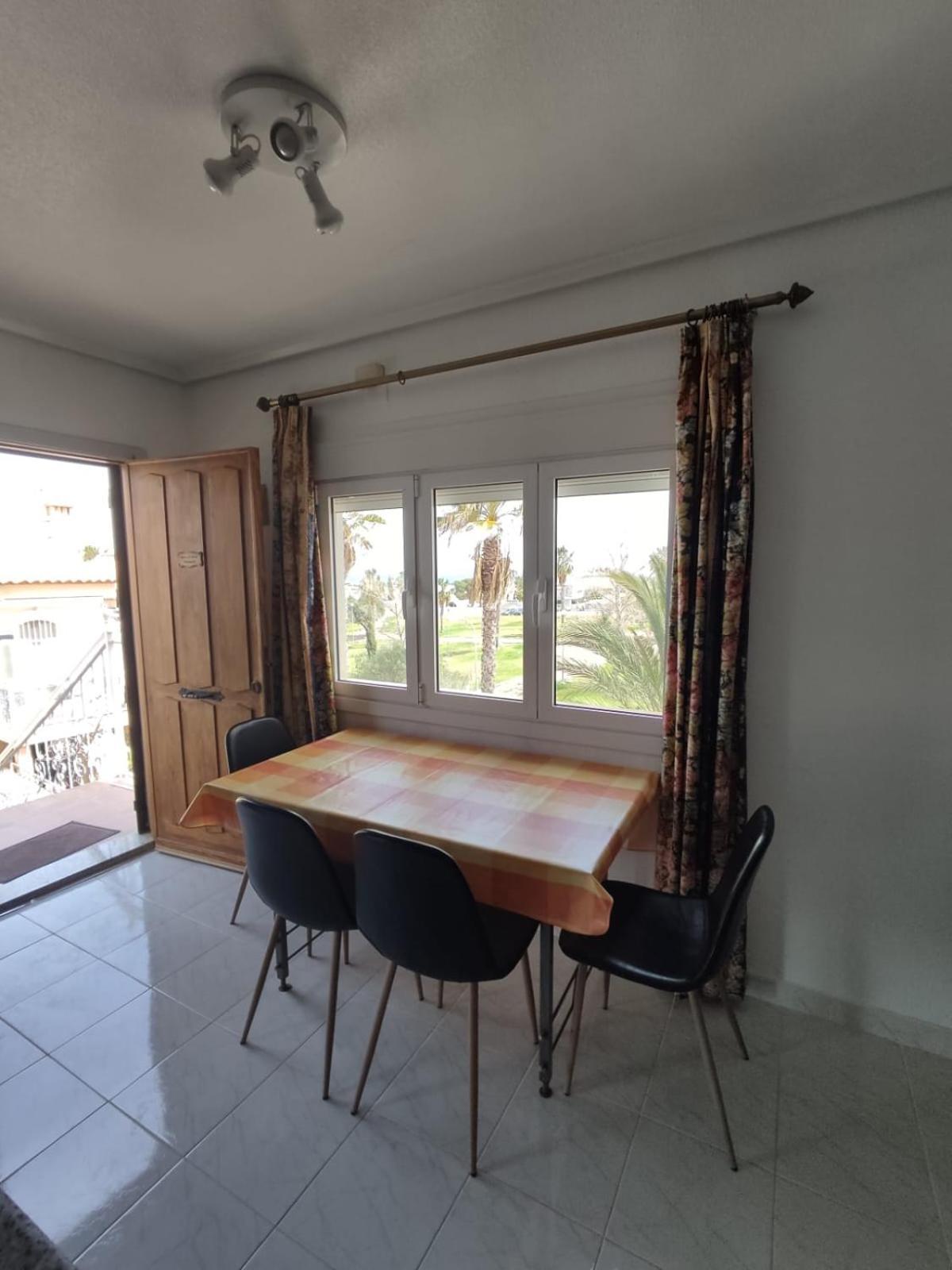 Schoenes Ruhiges Rooftop Apartment Mit Grosser Dachterrasse Torrevieja Ngoại thất bức ảnh