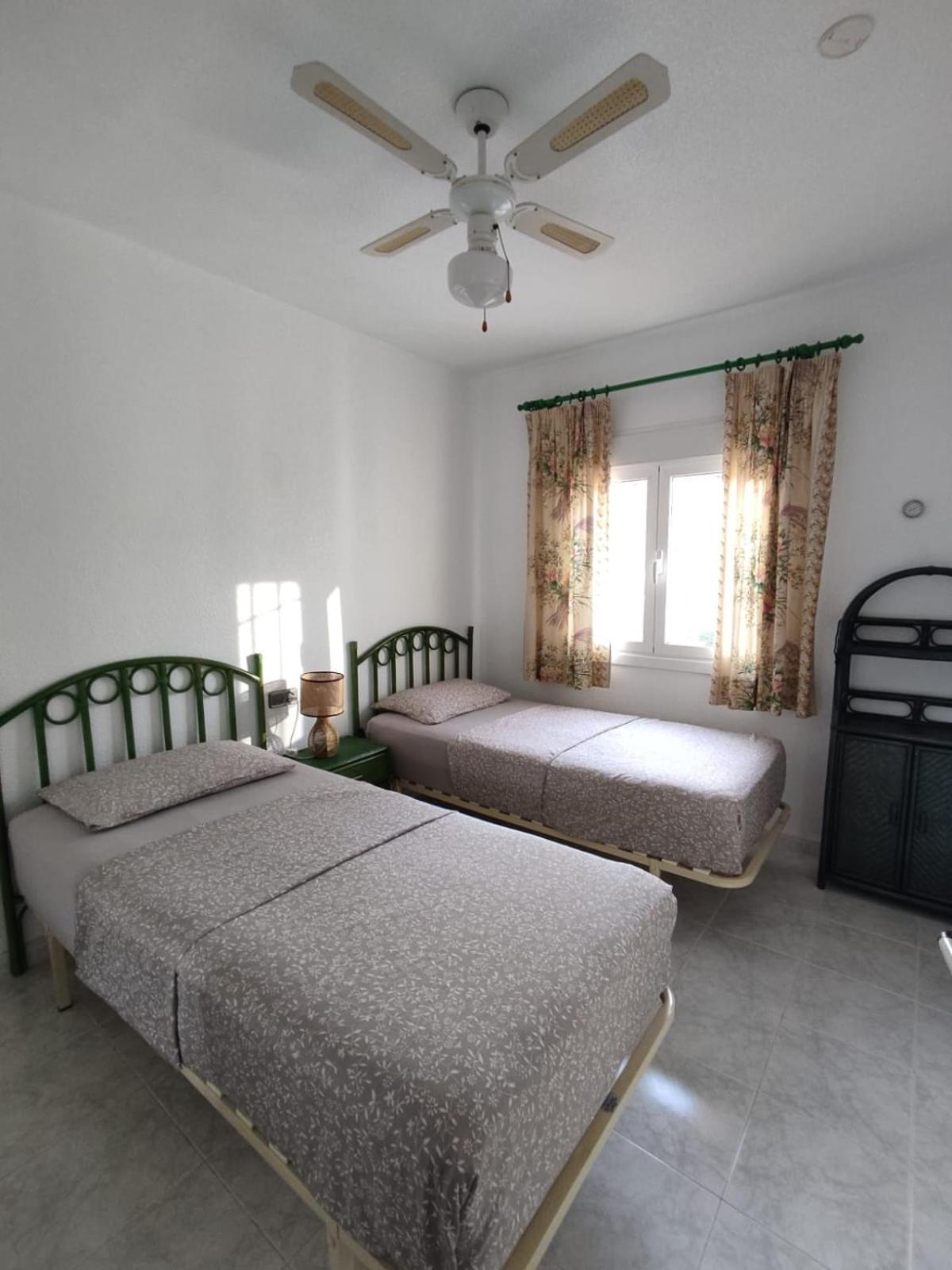 Schoenes Ruhiges Rooftop Apartment Mit Grosser Dachterrasse Torrevieja Ngoại thất bức ảnh
