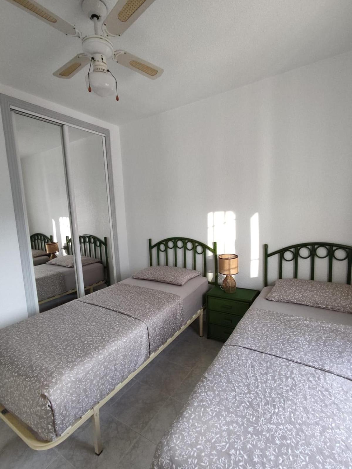 Schoenes Ruhiges Rooftop Apartment Mit Grosser Dachterrasse Torrevieja Ngoại thất bức ảnh