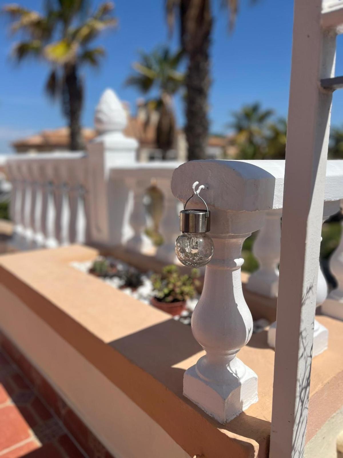 Schoenes Ruhiges Rooftop Apartment Mit Grosser Dachterrasse Torrevieja Ngoại thất bức ảnh