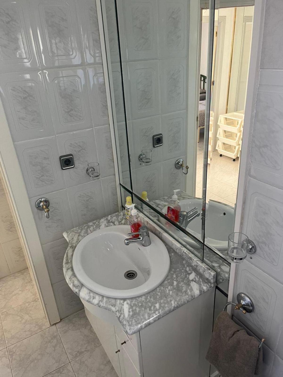 Schoenes Ruhiges Rooftop Apartment Mit Grosser Dachterrasse Torrevieja Ngoại thất bức ảnh