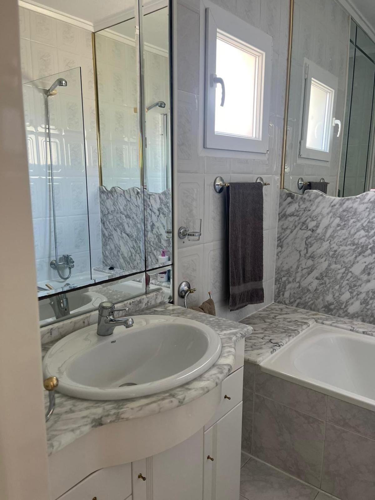 Schoenes Ruhiges Rooftop Apartment Mit Grosser Dachterrasse Torrevieja Ngoại thất bức ảnh