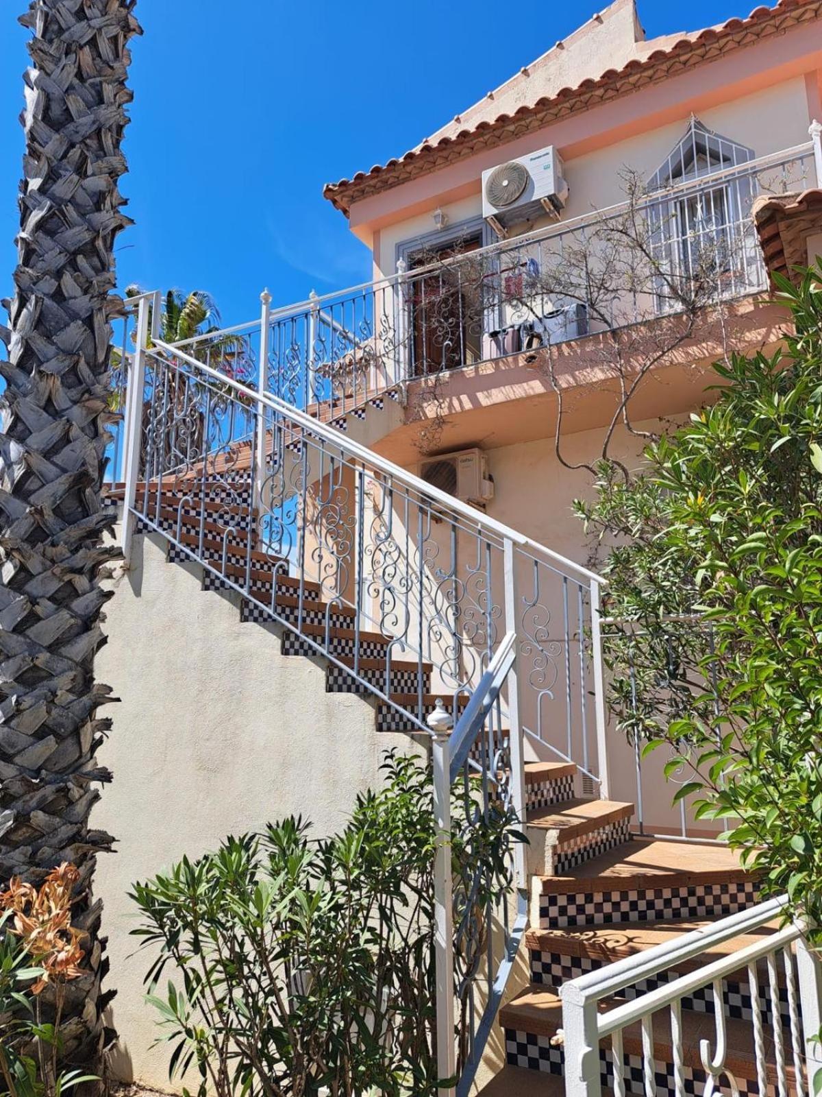 Schoenes Ruhiges Rooftop Apartment Mit Grosser Dachterrasse Torrevieja Ngoại thất bức ảnh